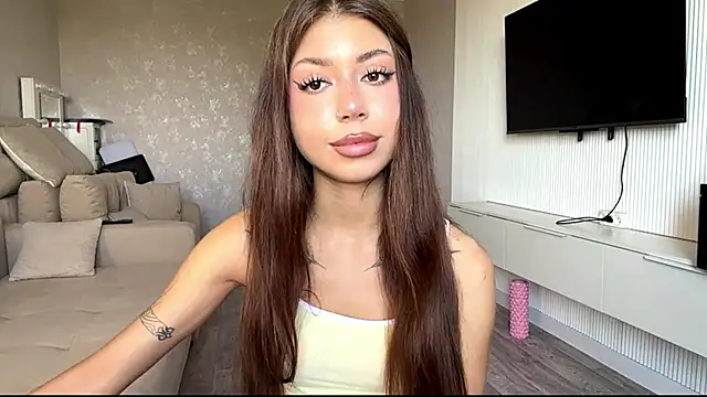 Snapshot of You_Club_Winx chatting on June 20, 2026, 8:17 am You Club Winx online show from June 20, 2026, 8:17 am