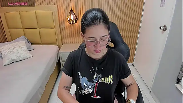 SAMANTHAFIORE1 online show from February 16, 2026, 12:23 pm