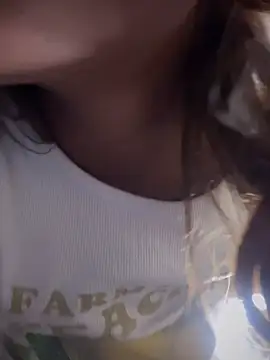 Snapshot of SinLunaXXX chatting on February 26, 2026, 9:25 pm SinLunaXXX online show from February 26, 2026, 9:25 pm