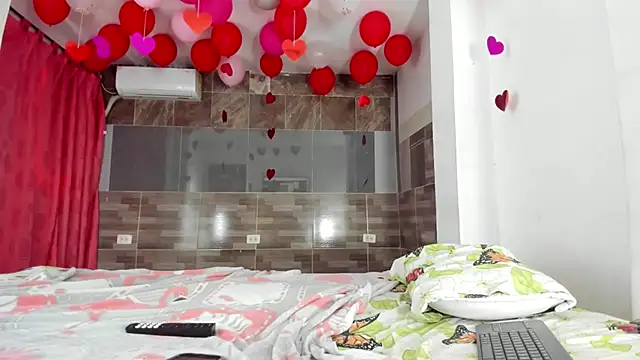 Snapshot of violett_laraa chatting on February 20, 2026, 8:31 pm violett laraa online show from February 20, 2026, 8:31 pm