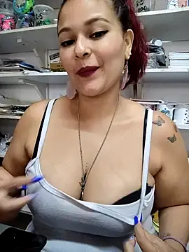 haffsa   online show from April 16, 2026, 2:51 pm