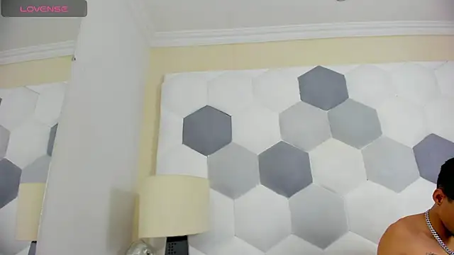 Snapshot of Davi_Ponce chatting on February 19, 2026, 3:57 am Davi Ponce online show from February 19, 2026, 3:57 am