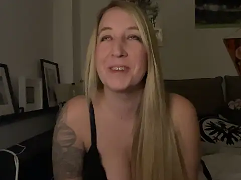 Snapshot of Ninimaus chatting on March 2, 2026, 8:26 pm Ninimaus online show from March 2, 2026, 8:26 pm