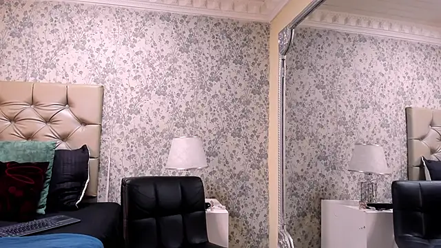 Snapshot of CloheBell chatting on February 13, 2026, 12:01 pm CloheBell online show from February 13, 2026, 12:01 pm