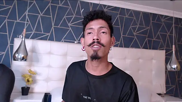 NoaahTylor online show from February 20, 2026, 8:09 pm