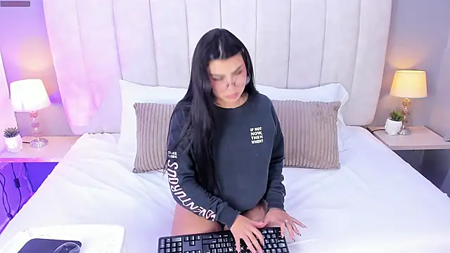 EmyWalton  online show from February 20, 2026, 12:16 pm