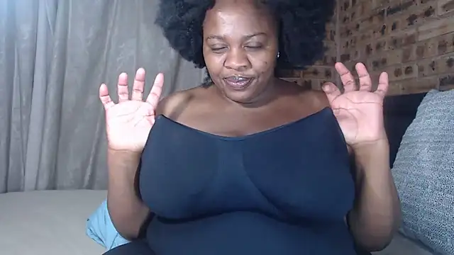 Snapshot of BIGBOOTYXX29 chatting on November 3, 2025, 6:53 pm BIGBOOTYXX29 online show from November 3, 2025, 6:53 pm