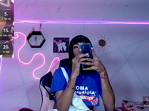 Snapshot of Violeta_R_ chatting on February 20, 2026, 6:48 am Violeta R online show from February 20, 2026, 6:48 am