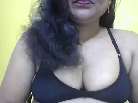anu-reddyy online show from May 25, 2026, 4:40 am