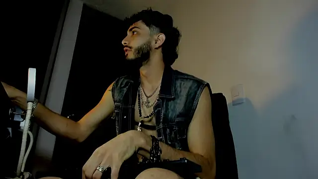 Snapshot of LovexJuxn8 chatting on February 24, 2026, 7:12 pm LovexJuxn8 online show from February 24, 2026, 7:12 pm