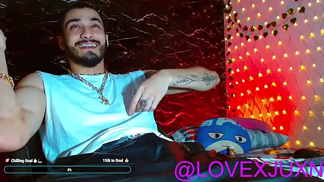 LovexJuxn8 online show from June 2, 2026, 8:33 pm