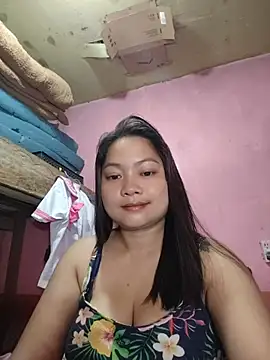 sweety pie18 online show from April 13, 2026, 12:21 pm