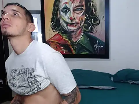 Snapshot of HotSinlge chatting on February 13, 2026, 12:23 pm HotSinlge online show from February 13, 2026, 12:23 pm