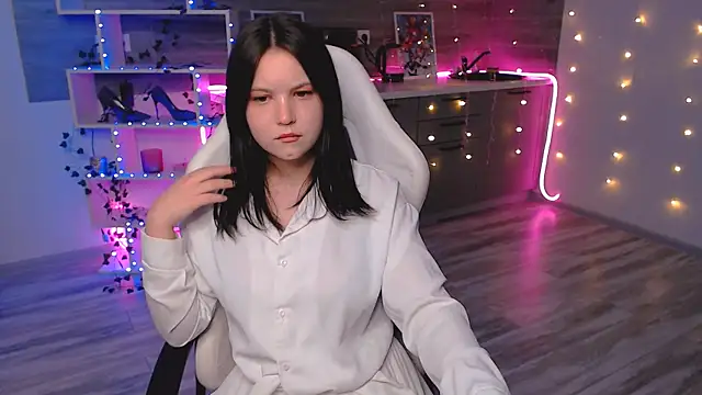 Snapshot of lily_milleerr chatting on February 27, 2026, 6:30 pm lily milleerr online show from February 27, 2026, 6:30 pm