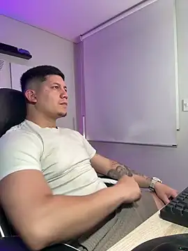  robertobaggioo online show from March 15, 2026, 5:46 am