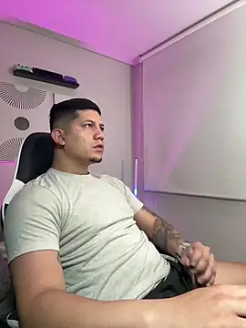  robertobaggioo online show from March 25, 2026, 12:22 pm