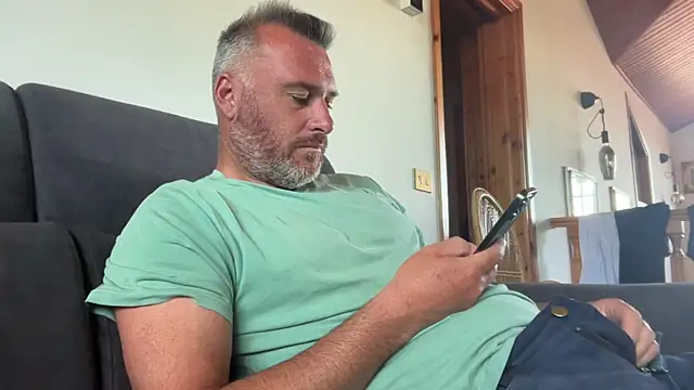 marcovik1 online show from May 21, 2026, 10:22 am