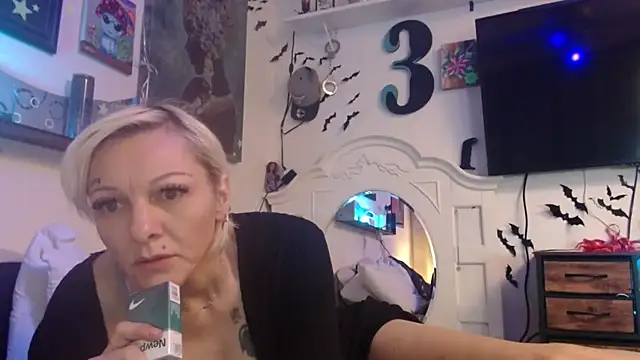slutslave333 online show from April 23, 2026, 9:39 pm