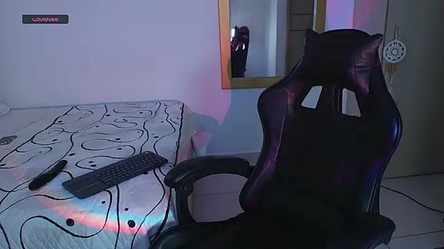 tana luux online show from March 10, 2026, 8:14 pm