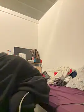 Milli-Kiss online show from April 12, 2026, 6:13 pm