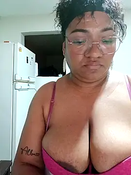 Snapshot of honey-suckle chatting on February 15, 2026, 7:51 am honey-suckle online show from February 15, 2026, 7:51 am