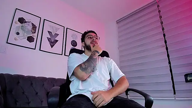 Snapshot of ethan_grace chatting on February 23, 2026, 12:02 pm ethan grace online show from February 23, 2026, 12:02 pm