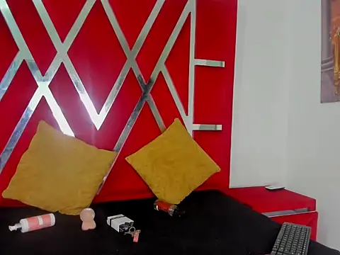 Mia scandark online show from April 14, 2026, 5:13 am