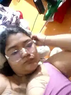 Snapshot of DarkReed chatting on February 24, 2026, 5:11 pm DarkReed online show from February 24, 2026, 5:11 pm