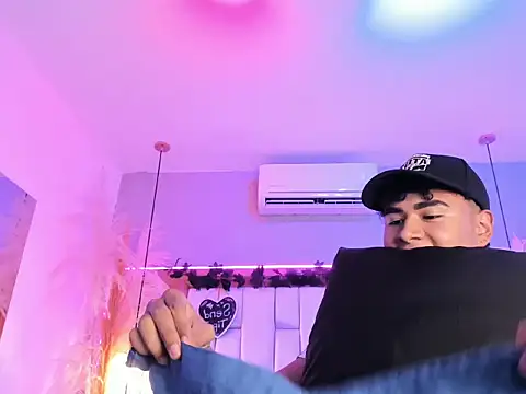 Snapshot of Bastixvontade chatting on February 25, 2026, 12:31 am Bastixvontade online show from February 25, 2026, 12:31 am