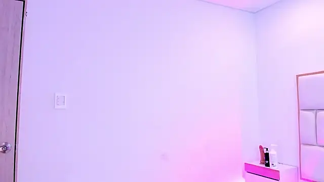 Snapshot of Violetta-foxx chatting on February 24, 2026, 7:45 pm Violetta-foxx online show from February 24, 2026, 7:45 pm