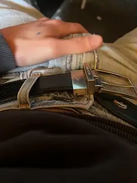 lechouilleur44 online show from April 6, 2026, 10:27 am