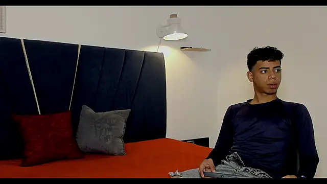 Snapshot of alexx_cum18 chatting on June 13, 2026, 2:26 pm alexx cum18 online show from June 13, 2026, 2:26 pm