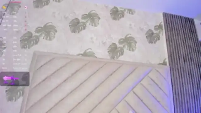 SarahRizof online show from April 10, 2026, 5:23 am