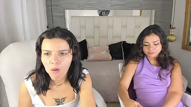 Snapshot of Veyra_sereny chatting on February 25, 2026, 11:25 pm Veyra sereny online show from February 25, 2026, 11:25 pm