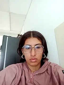 Snapshot of Esperanza__hot chatting on February 14, 2026, 7:10 pm Esperanza hot online show from February 14, 2026, 7:10 pm