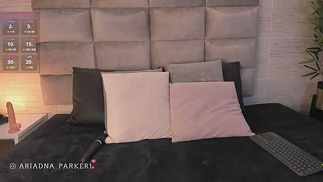 ariana  parker online show from April 11, 2026, 4:06 am