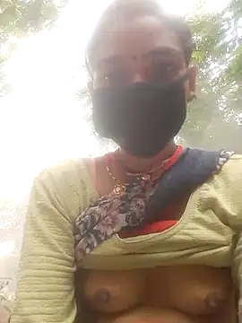 Snapshot of Seenu---Thakur chatting on July 14, 2026, 7:24 am Seenu---Thakur online show from July 14, 2026, 7:24 am