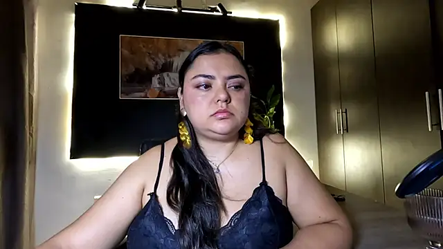 AzaraOnyx online show from July 18, 2026, 1:15 pm