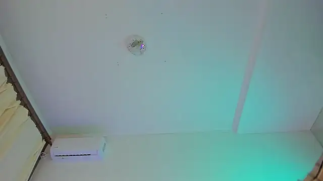 AmandaHoppe online show from April 10, 2026, 5:12 am