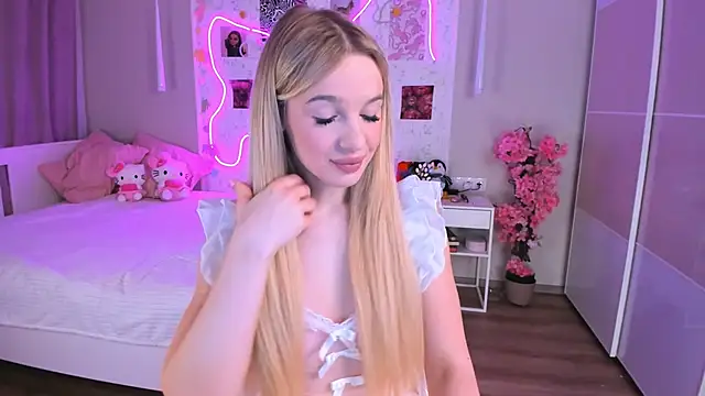 Ella Lane online show from April 8, 2026, 3:06 am