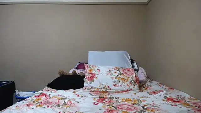 KinkyPxx online show from March 11, 2026, 8:04 pm