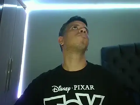 WILD BIGCOCK35 online show from February 22, 2026, 12:12 am