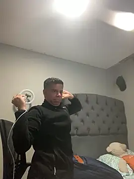 WILD BIGCOCK35 online show from February 24, 2026, 11:36 pm