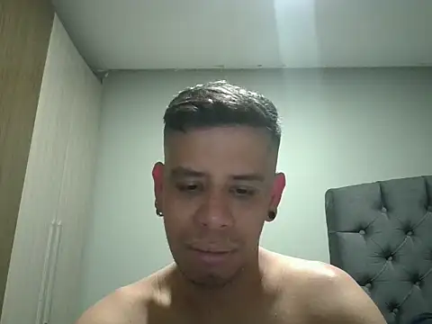 WILD BIGCOCK35 online show from February 28, 2026, 12:44 am