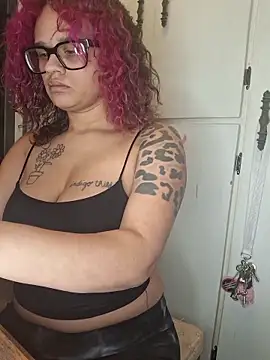 Snapshot of VelvetVixen_735 chatting on March 2, 2026, 12:02 am VelvetVixen 735 online show from March 2, 2026, 12:02 am