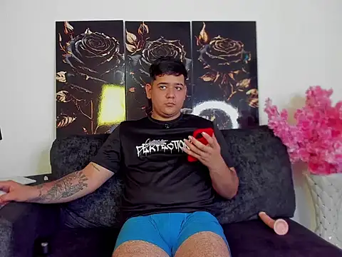 Snapshot of winy_hot chatting on February 20, 2026, 8:20 pm winy hot online show from February 20, 2026, 8:20 pm