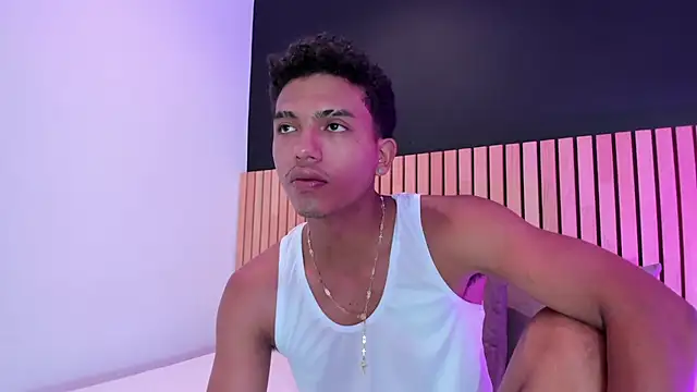 Snapshot of jhoystrong_ chatting on March 2, 2026, 7:54 pm jhoystrong online show from March 2, 2026, 7:54 pm