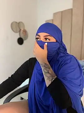 rashaaa  online show from March 13, 2026, 2:18 am