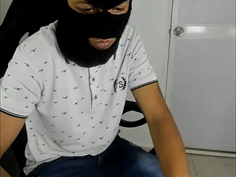 Snapshot of badboy_master chatting on April 1, 2026, 3:07 am badboy master online show from April 1, 2026, 3:07 am