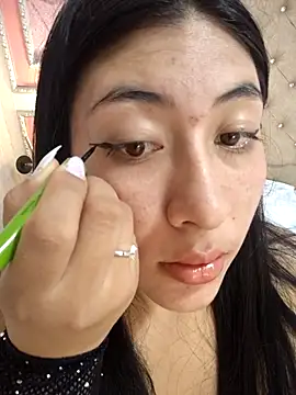 sluttybby  online show from March 11, 2026, 4:07 am